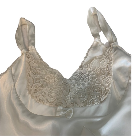 Jones New York Lace Ivory Nightgown Chemise Lingerie with Flaw VTG - Picture 6 of 14